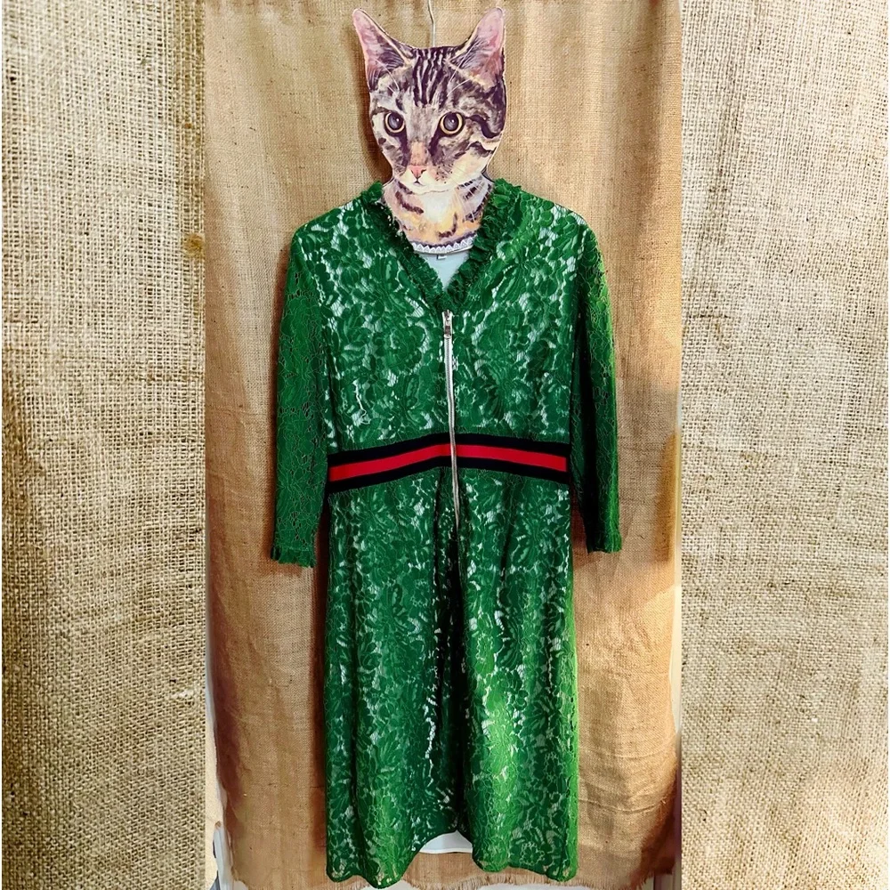 Beautiful Kelly green 💚 lace dress with navy and red ribbed band/zips in front! - Picture 2 of 8